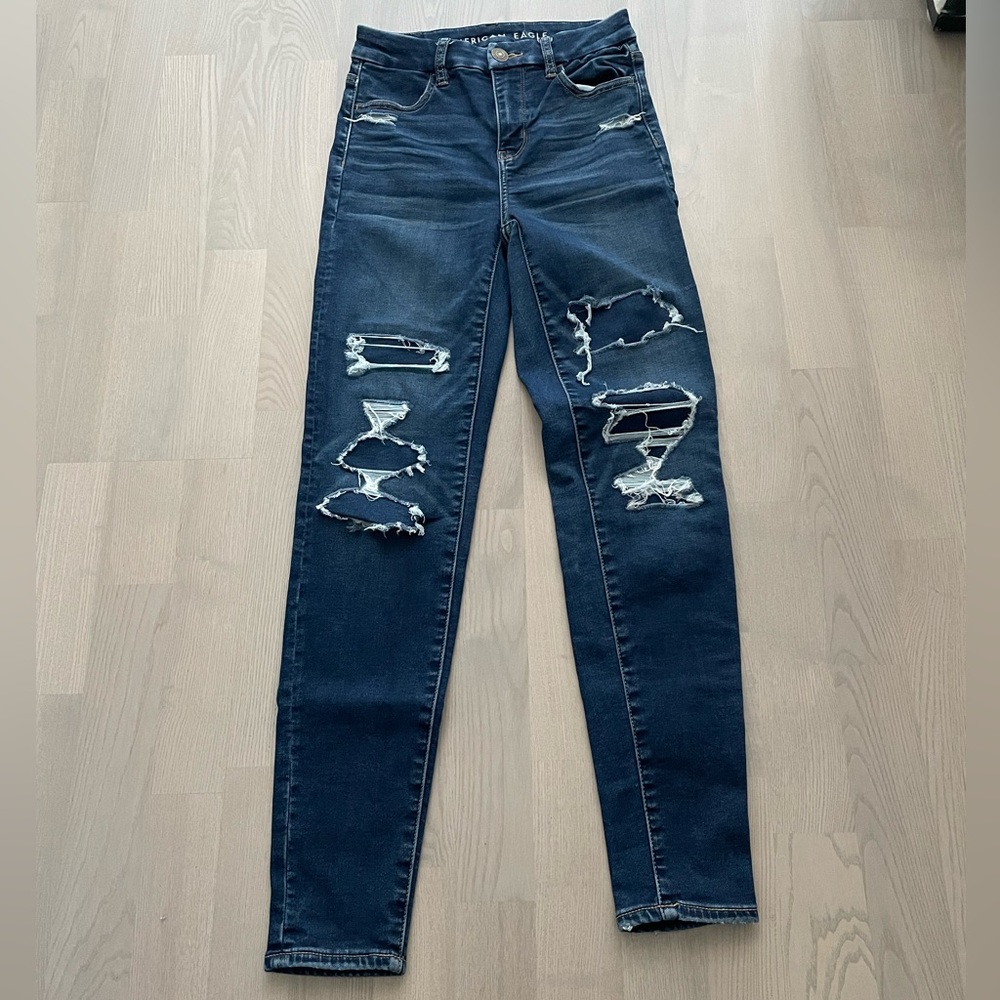 American Eagle Soft Comfy Curvy Hi-Rise Jegging Jeans w/ Patched Distressed Vibe